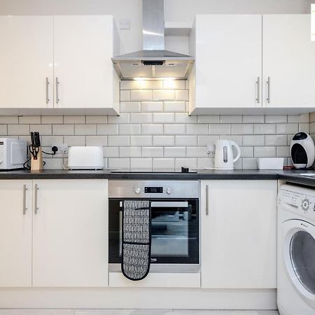 Bedford Hospital Victoria Apartments A And B By Homely Spaces Short Lets & Serviced Accommodation Экстерьер фото