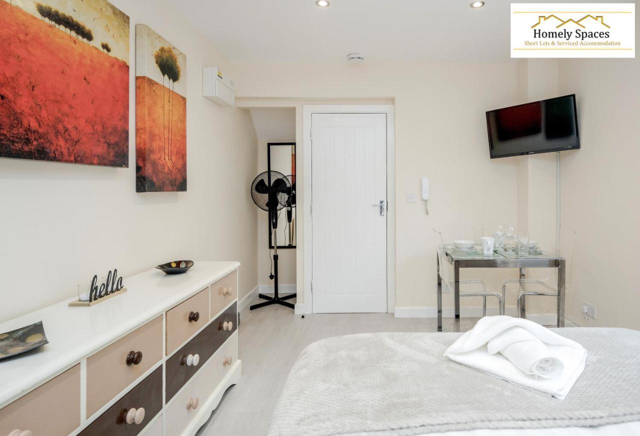 Bedford Hospital Victoria Apartments A And B By Homely Spaces Short Lets & Serviced Accommodation Экстерьер фото